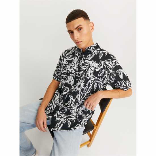 Мъжки ризи Мъжка Риза Jack And Jones Short Sleeve Aop Shirt Mens Черно Мъжка Риза Jack And Jones Short Sleeve Aop Shirt Mens Черно Мъжки ризи