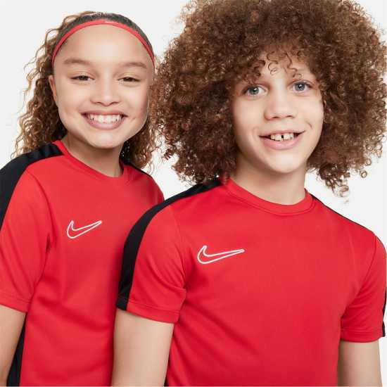 Детски тениски и фланелки Nike Academy Top Juniors Червен/Черен Nike Academy Top Juniors Червен/Черен Детски тениски и фланелки