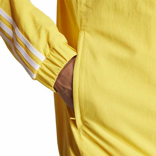 Футболни екипи за бягане Adidas Мъжко Яке Juventus 2023 2024 Presentation Jacket Mens Adidas Мъжко Яке Juventus 2023 2024 Presentation Jacket Mens Футболни екипи за бягане