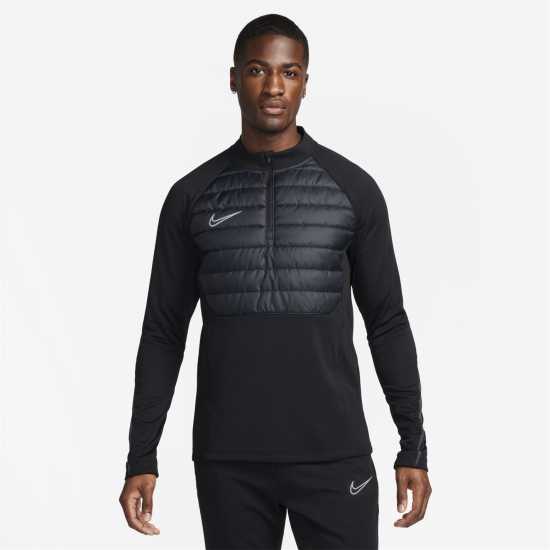 Футболни тренировъчни горнища Nike Academy Winter Warrior Men's Therma-FIT 1/2-Zip Soccer Top Черно/Сиво Nike Academy Winter Warrior Men's Therma-FIT 1/2-Zip Soccer Top Черно/Сиво Футболни тренировъчни горнища
