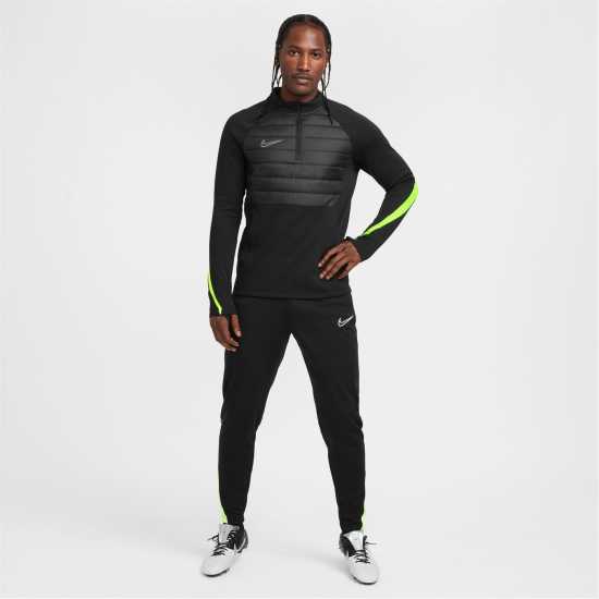 Nike Academy Winter Warrior Men's Therma-Fit 1/2-Zip Soccer Top Черно/Волт Nike Academy Winter Warrior Men's Therma-Fit 1/2-Zip Soccer Top Черно/Волт