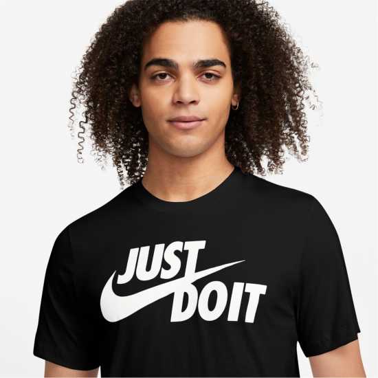 Nike Just Do It Swoosh T-Shirt Mens Черно/Бяло Nike Just Do It Swoosh T-Shirt Mens Черно/Бяло