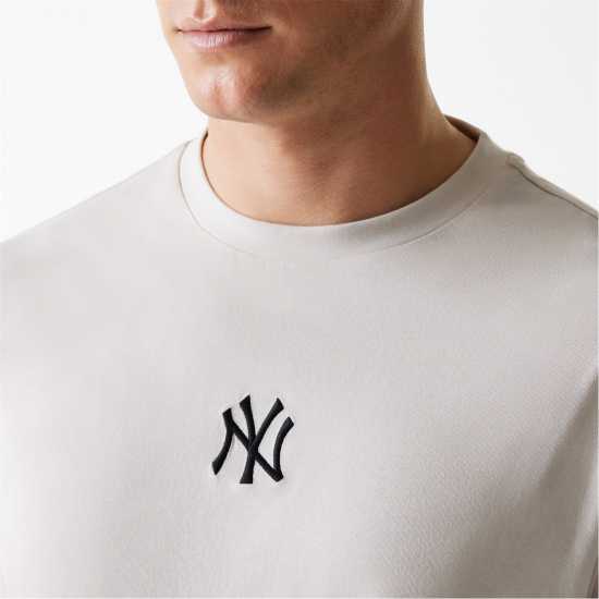 New Era Men's Mlb Essential Oversized T-Shirt NY Cream 