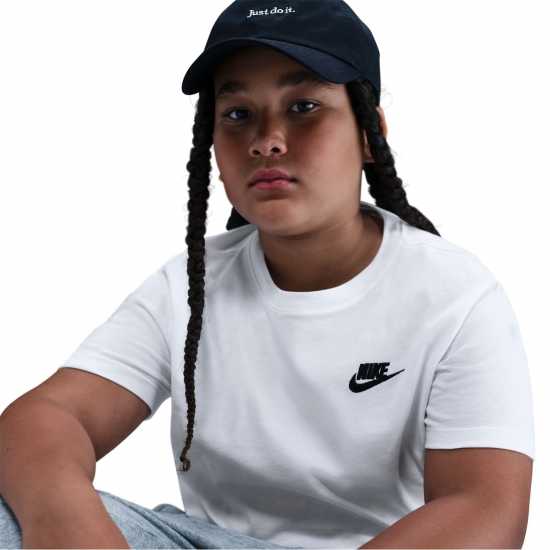 Детски тениски и фланелки Nike K Nsw T Emb Fut Jn99 Nike K Nsw T Emb Fut Jn99 Детски тениски и фланелки