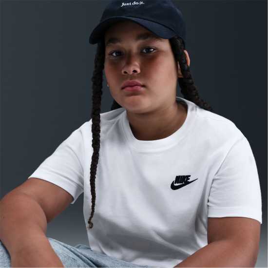 Детски тениски и фланелки Nike K Nsw T Emb Fut Jn99 Nike K Nsw T Emb Fut Jn99 Детски тениски и фланелки