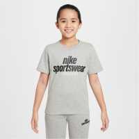 Nike K Nsw T Clb Fam Jn99 Nike K Nsw T Clb Fam Jn99