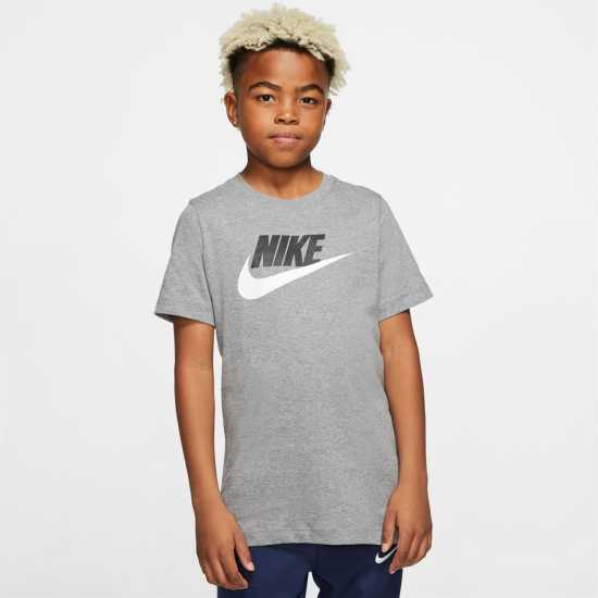 Детски тениски и фланелки Sale Nike Sportswear T-Shirt Junior Тъмно сиво мъхле Sale Nike Sportswear T-Shirt Junior Тъмно сиво мъхле Детски тениски и фланелки