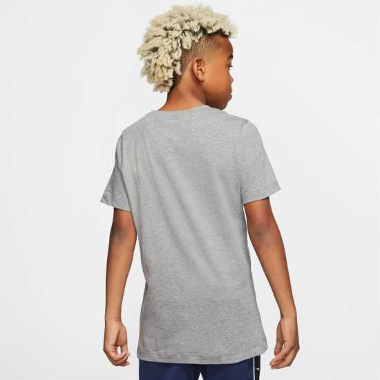 Детски тениски и фланелки Sale Nike Sportswear T-Shirt Junior Тъмно сиво мъхле Sale Nike Sportswear T-Shirt Junior Тъмно сиво мъхле Детски тениски и фланелки