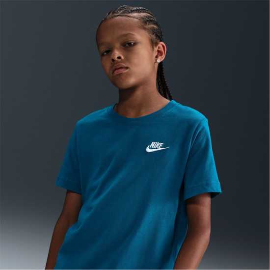 Nike Тениска Момчета Futura T Shirt Junior Boys Зелена Бездна Nike Тениска Момчета Futura T Shirt Junior Boys Зелена Бездна