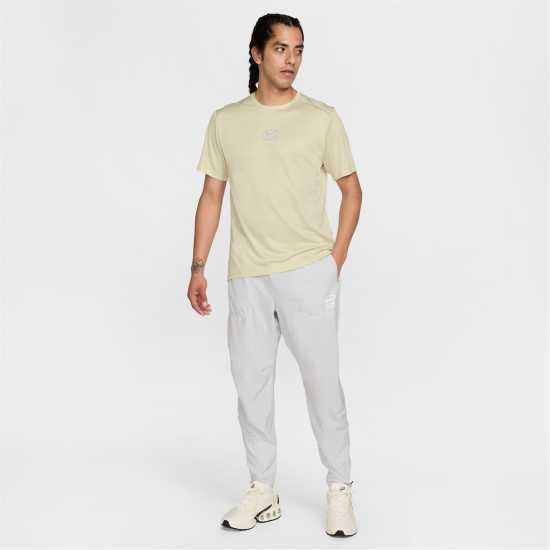 Nike Мъжка Риза Air Run T-Shirt Mens Хаки Мъжки тениски и фланелки