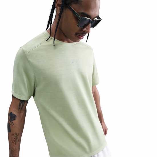 Nike Мъжка Риза Air Run T-Shirt Mens Олива зелена Мъжки тениски и фланелки