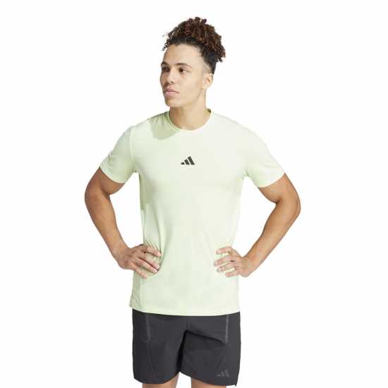 Мъжки дрехи за фитнес Adidas D4T Tee Gym Top Mens Adidas D4T Tee Gym Top Mens Мъжки дрехи за фитнес