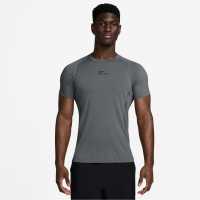 Nike Мъжка Тениска Къс Ръкав Pro Training Dri-Fit Short Sleeve Top Mens Smoke Grey Мъжки тениски и фланелки