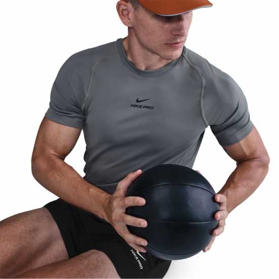 Nike Мъжка Тениска Къс Ръкав Pro Training Dri-Fit Short Sleeve Top Mens Smoke Grey Мъжки тениски и фланелки