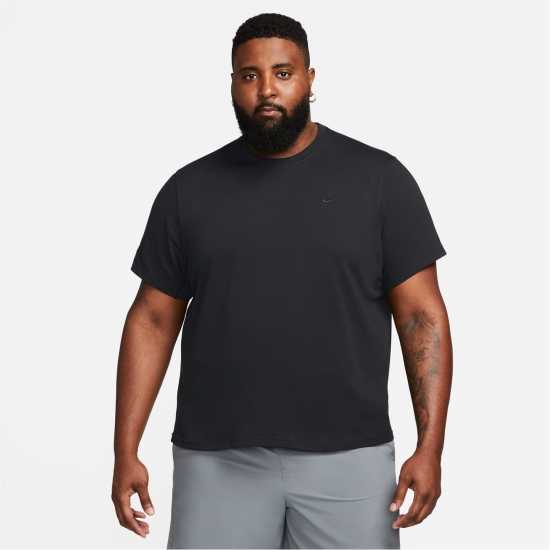 Nike Dri-FIT Primary Men's Short-Sleeve Training Top Черно Nike Dri-FIT Primary Men's Short-Sleeve Training Top Черно Мъжки тениски и фланелки