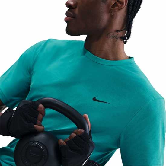 Мъжки тениски и фланелки Nike Dri-Fit Uv Hyverse Men's Short-Sleeve Fitness Top Nike Dri-Fit Uv Hyverse Men's Short-Sleeve Fitness Top Мъжки тениски и фланелки