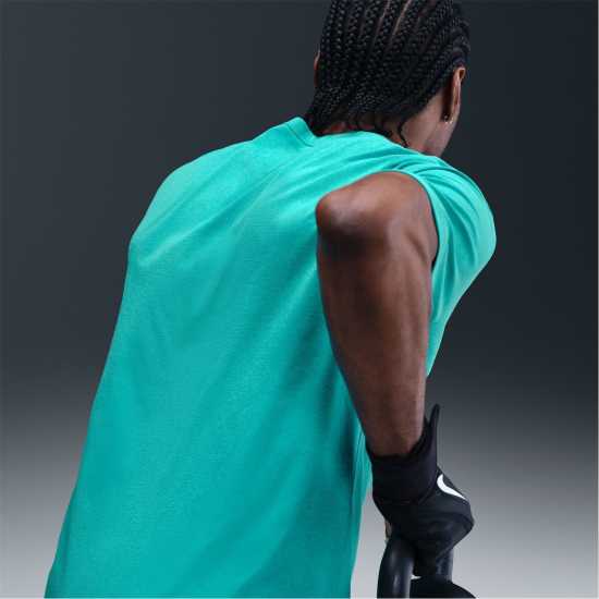 Мъжки тениски и фланелки Nike Dri-Fit Uv Hyverse Men's Short-Sleeve Fitness Top Nike Dri-Fit Uv Hyverse Men's Short-Sleeve Fitness Top Мъжки тениски и фланелки