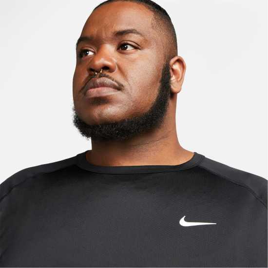 Nike Dri-FIT Ready Men's Short-Sleeve Fitness Top Черно/Бяло Nike Dri-FIT Ready Men's Short-Sleeve Fitness Top Черно/Бяло