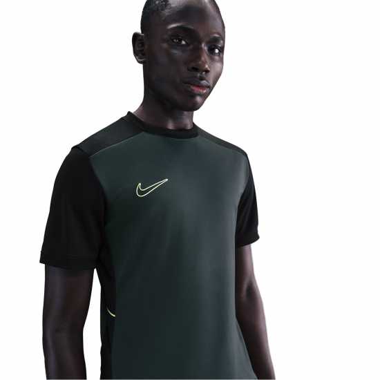 Всекидневно футболно облекло Nike Мъжка Риза Academy Shirt Mens Черно/Лайм Nike Мъжка Риза Academy Shirt Mens Черно/Лайм