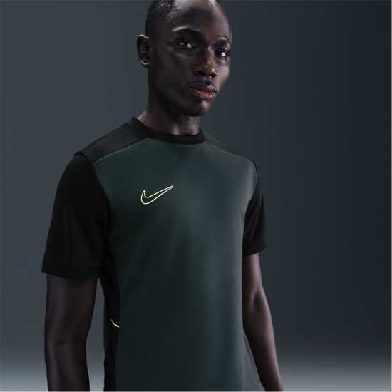 Всекидневно футболно облекло Nike Мъжка Риза Academy Shirt Mens Черно/Лайм Nike Мъжка Риза Academy Shirt Mens Черно/Лайм