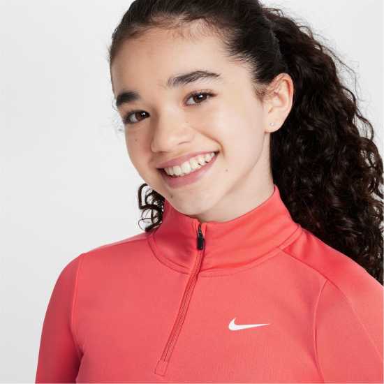 Детски тениски и фланелки Nike Older Girls Dri-Fit Long Sleeve Half Zip Magic Ember Nike Older Girls Dri-Fit Long Sleeve Half Zip Magic Ember Детски тениски и фланелки