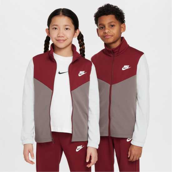 Детски спортни екипи Nike Детски Спортен Екип Nsw Poly Tracksuit Juniors Отбор Червено Nike Детски Спортен Екип Nsw Poly Tracksuit Juniors Отбор Червено Детски спортни екипи