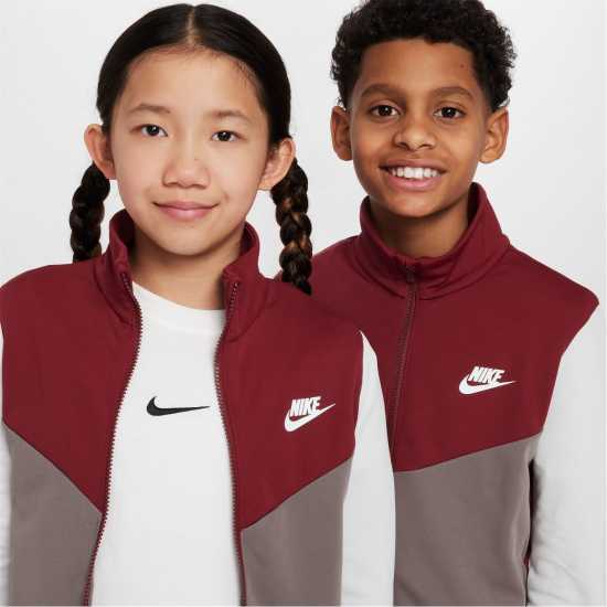 Детски спортни екипи Nike Детски Спортен Екип Nsw Poly Tracksuit Juniors Отбор Червено Nike Детски Спортен Екип Nsw Poly Tracksuit Juniors Отбор Червено Детски спортни екипи