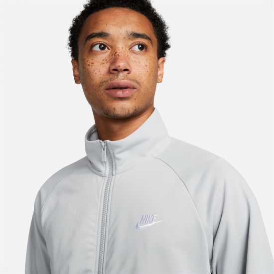 Мъжки спортни екипи в две части Nike Мъжки Спортен Екип Club Pk Tracksuit Mens Grey/White Nike Мъжки Спортен Екип Club Pk Tracksuit Mens Grey/White Мъжки спортни екипи в две части