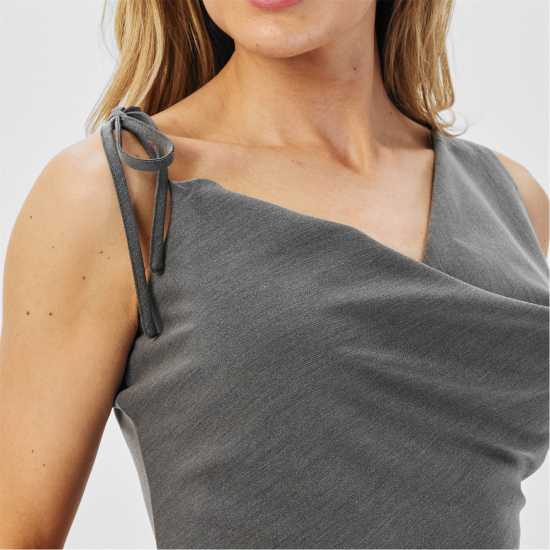 Дамски тениски и фланелки Missy Empire Asymmetric Cowl Neck Top Womens Сиво Missy Empire Asymmetric Cowl Neck Top Womens Сиво Дамски тениски и фланелки