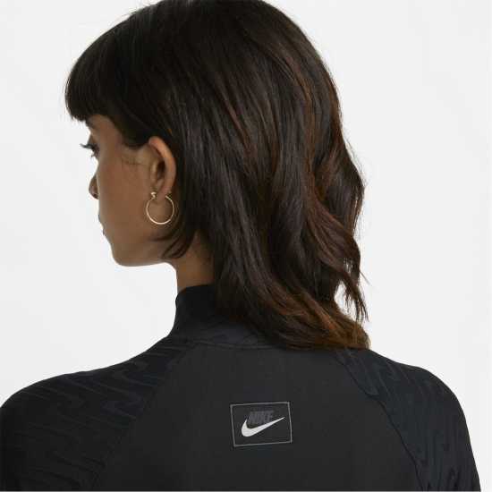 Nike Тениска Sportswear Funnel Neck T Shirt Black Дамски тениски и фланелки