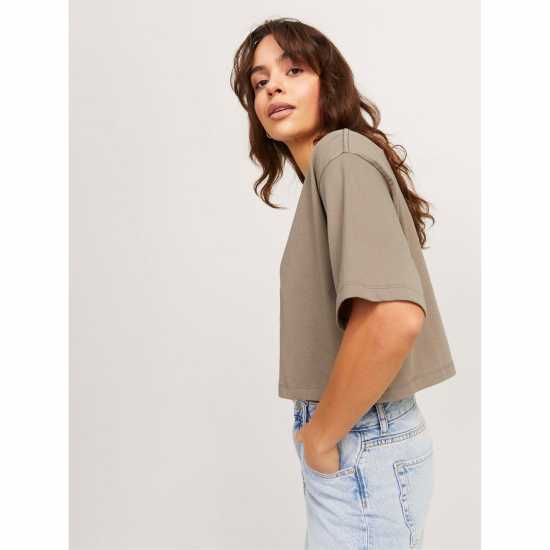 Дамски тениски и фланелки Jjxx Loose Cropped T-Shirt Ladies Brindle Jjxx Loose Cropped T-Shirt Ladies Brindle Дамски тениски и фланелки