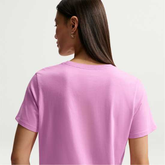 Дамски тениски и фланелки Nike Sportswear Women's Club T-Shirt Light Magenta Nike Sportswear Women's Club T-Shirt Light Magenta Дамски тениски и фланелки