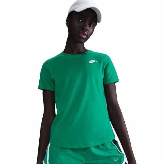Дамски тениски и фланелки Nike Sportswear Women's Club T-Shirt Стадион зелено Nike Sportswear Women's Club T-Shirt Стадион зелено Дамски тениски и фланелки