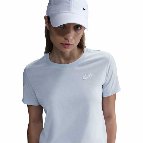 Дамски тениски и фланелки Nike Sportswear Women's Club T-Shirt Синьо оттенък Nike Sportswear Women's Club T-Shirt Синьо оттенък Дамски тениски и фланелки
