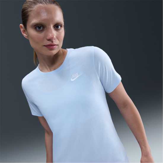 Дамски тениски и фланелки Nike Sportswear Women's Club T-Shirt Nike Sportswear Women's Club T-Shirt Дамски тениски и фланелки