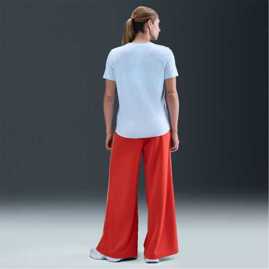 Дамски тениски и фланелки Nike Sportswear Women's Club T-Shirt Nike Sportswear Women's Club T-Shirt Дамски тениски и фланелки