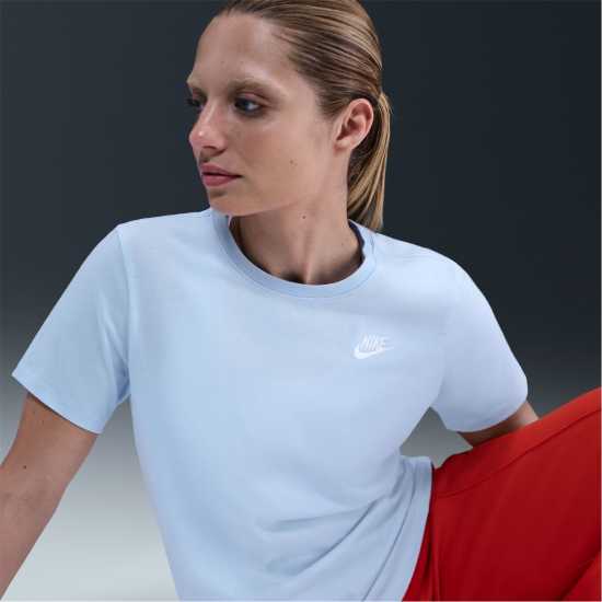 Дамски тениски и фланелки Nike Sportswear Women's Club T-Shirt Nike Sportswear Women's Club T-Shirt Дамски тениски и фланелки
