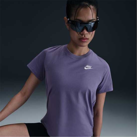 Nike Sportswear Women's Club T-Shirt Прахав аметист Nike Sportswear Women's Club T-Shirt Прахав аметист