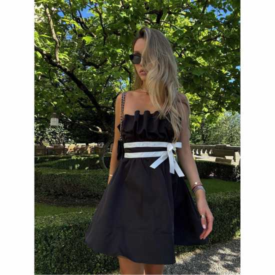 Дамски поли и рокли Collective The Label The Label Black Sleeveless Bow Mini-Dress Collective The Label The Label Black Sleeveless Bow Mini-Dress Дамски поли и рокли
