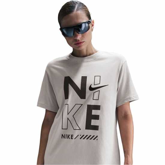 Дамски тениски и фланелки Nike Nsw Tee Ld99 Nike Nsw Tee Ld99 Дамски тениски и фланелки