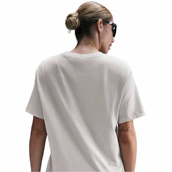Дамски тениски и фланелки Nike Nsw Tee Ld99 Nike Nsw Tee Ld99 Дамски тениски и фланелки