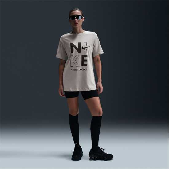 Дамски тениски и фланелки Nike Nsw Tee Ld99 Nike Nsw Tee Ld99 Дамски тениски и фланелки