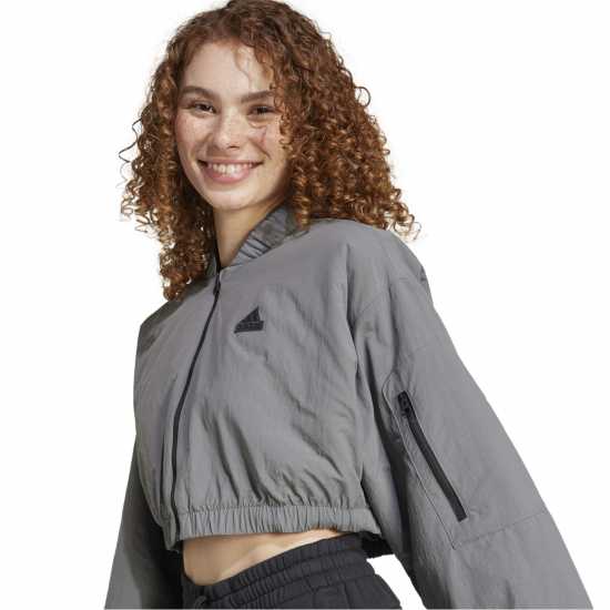 Adidas Пилотско Яке City Escape Padded Cropped Bomber Jacket Сива Четири Adidas Пилотско Яке City Escape Padded Cropped Bomber Jacket Сива Четири