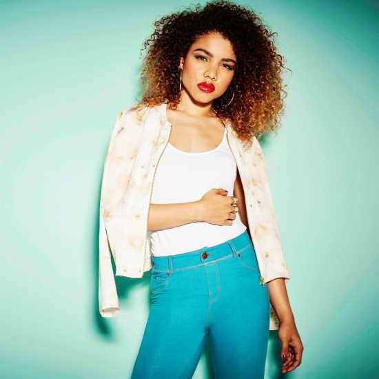 Дамски якета и палта Golddigga Дамско Яке Бомбър Bomber Jacket Ladies White Floral Golddigga Дамско Яке Бомбър Bomber Jacket Ladies White Floral Дамски якета и палта