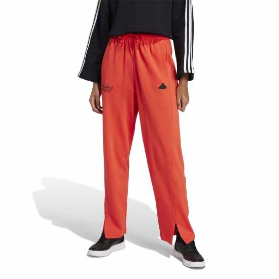 Дамски долнища на анцуг Adidas Signature Graphic Embroidery French Terry Straight Leg Joggers Ярко червено Adidas Signature Graphic Embroidery French Terry Straight Leg Joggers Ярко червено Дамски долнища на анцуг