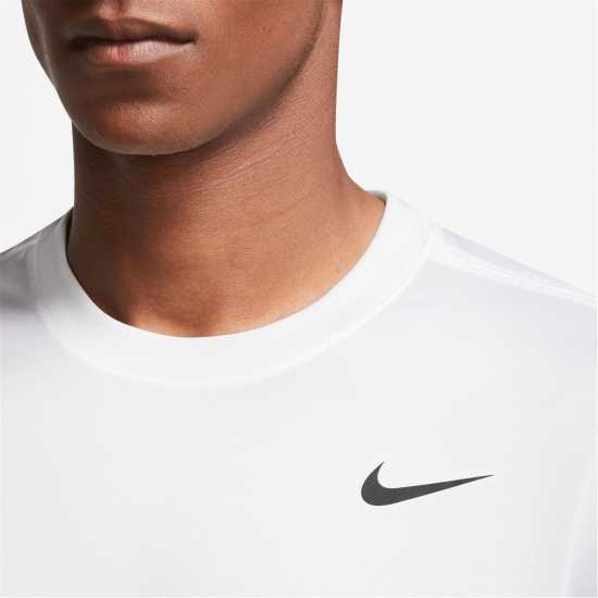 Мъжки тениски и фланелки Nike Dri-Fit Legend Men's Fitness T-Shirt Nike Dri-Fit Legend Men's Fitness T-Shirt Мъжки тениски и фланелки