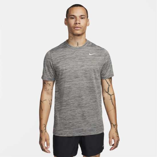 Nike Dri-Fit Legend Men's Fitness T-Shirt Желязно сиво 