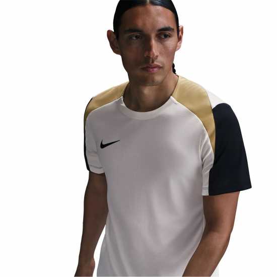 Мъжки тениски и фланелки Nike Strike Short-Sleeve Football Top Adults Слонова кост/Черно Nike Strike Short-Sleeve Football Top Adults Слонова кост/Черно Мъжки тениски и фланелки