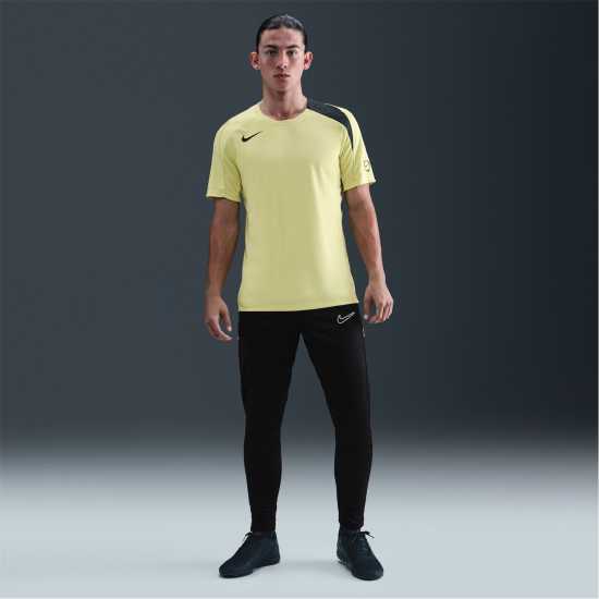 Nike Strike Short-Sleeve Football Top Adults Светлина Nike Strike Short-Sleeve Football Top Adults