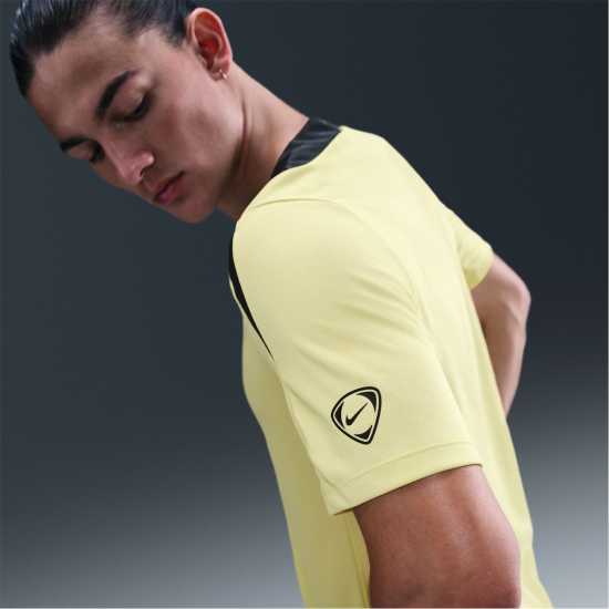 Nike Strike Short-Sleeve Football Top Adults Светлина Nike Strike Short-Sleeve Football Top Adults